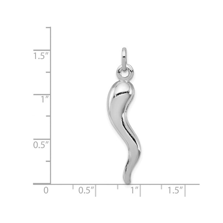 Italian Horn Pendant Necklace in Sterling Silver with Chain Image 2