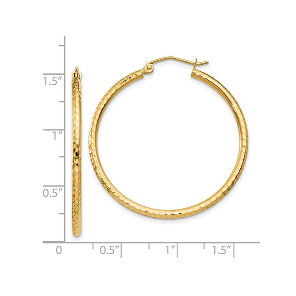 Medium Diamond Cut Hoop Earrings in 14K Yellow Gold 1 1/4 Inch (2.00 mm) Image 3