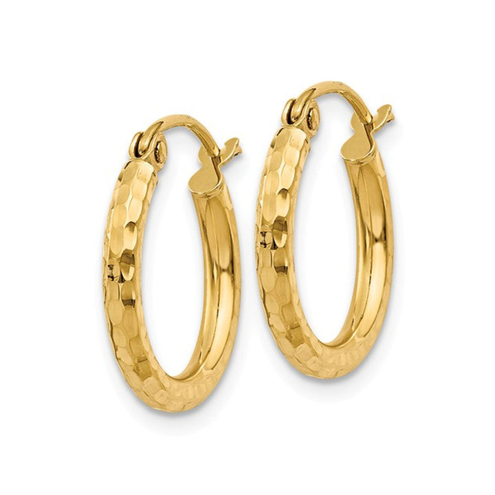 14K Yellow Gold Small Diamond Cut Hoop Earrings 1/2 Inch (2.00 mm) Image 4