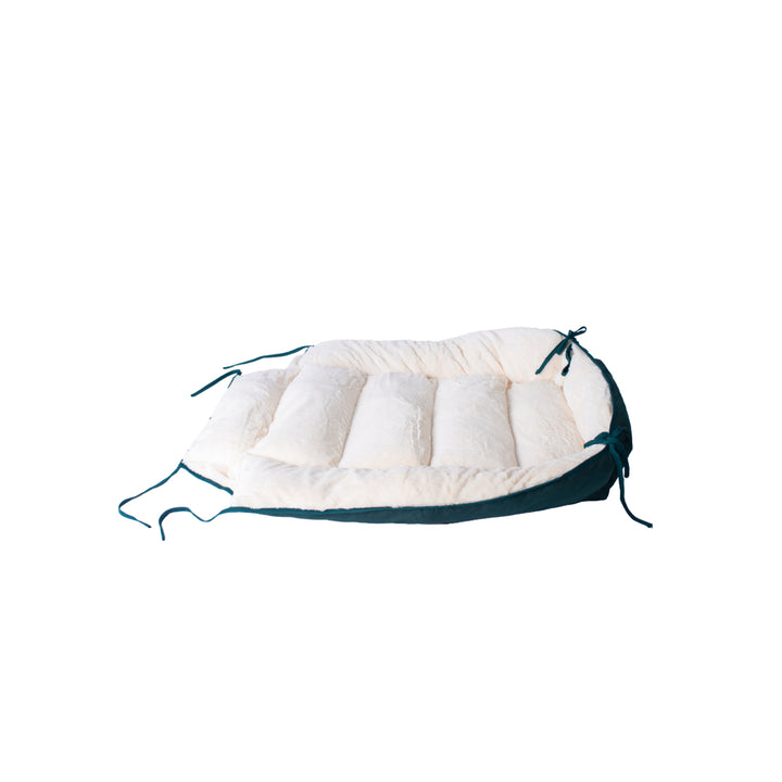 Armarkat Model D04 Large Laurel Green and Ivory Pet Bed and Mat Image 4