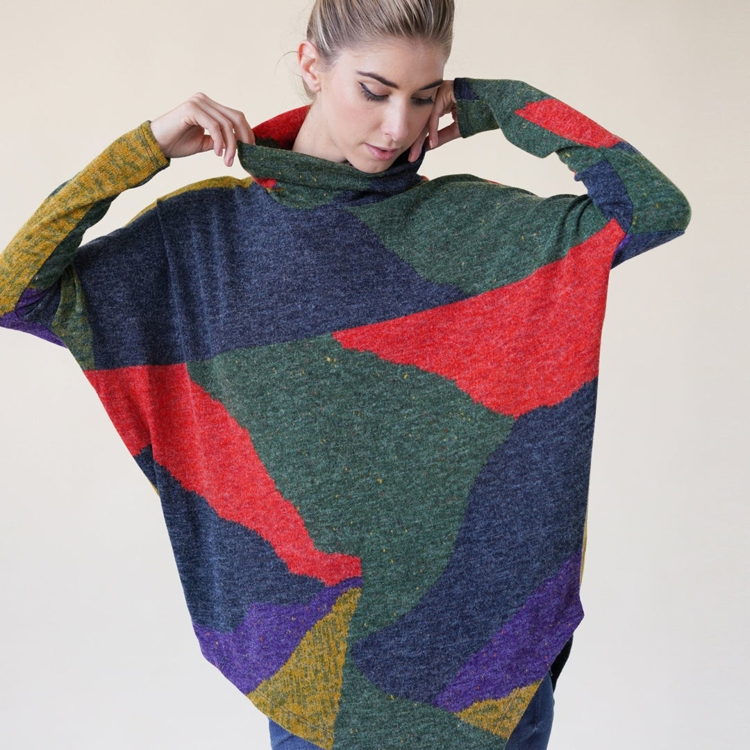 Asymmetrical Color-block Sweater Image 4