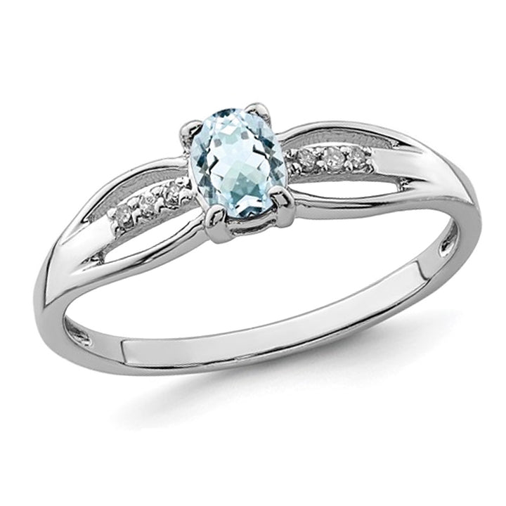 1/3 Carat (ctw) Natural Aquamarine Ring in Sterling Silver Image 1