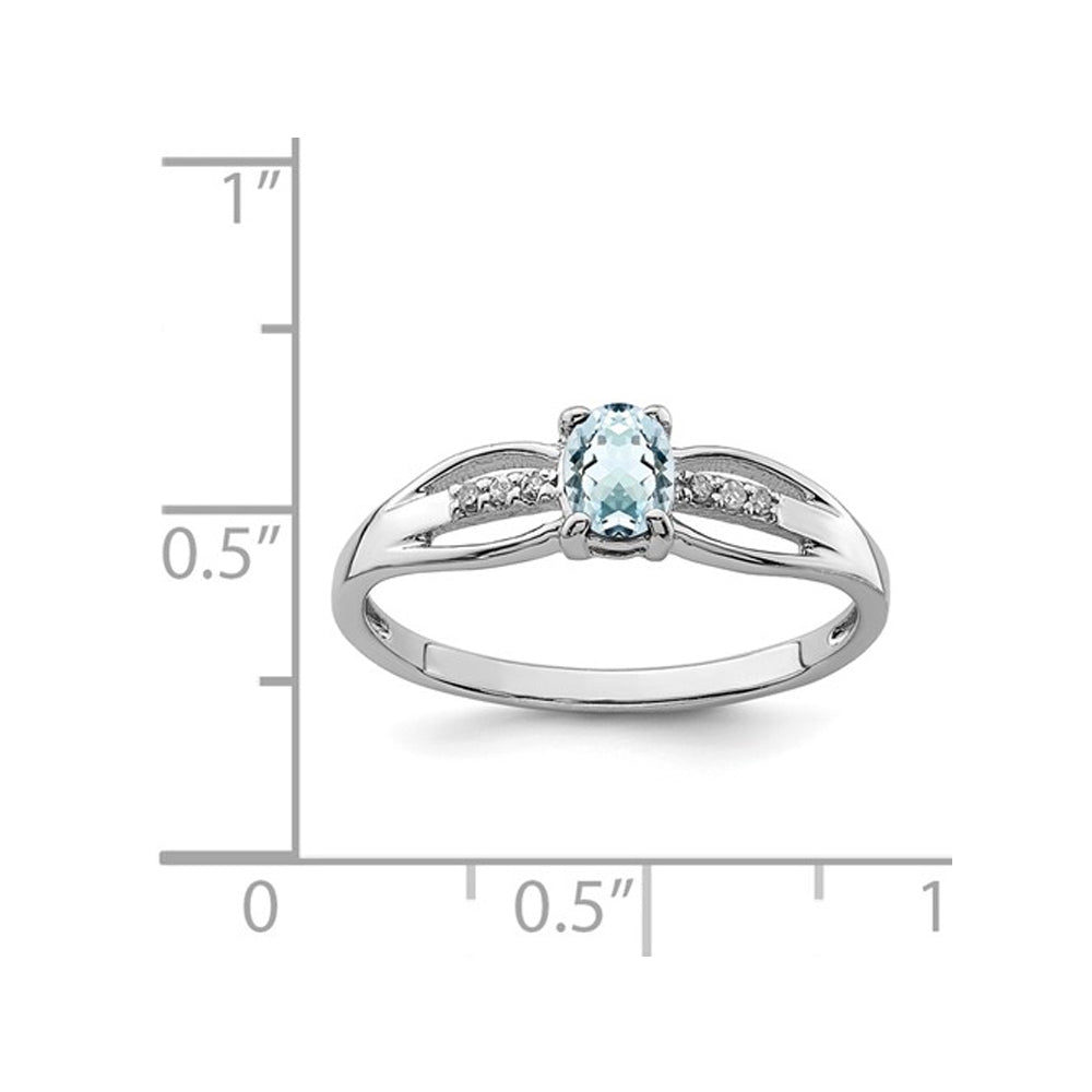 1/3 Carat (ctw) Natural Aquamarine Ring in Sterling Silver Image 3