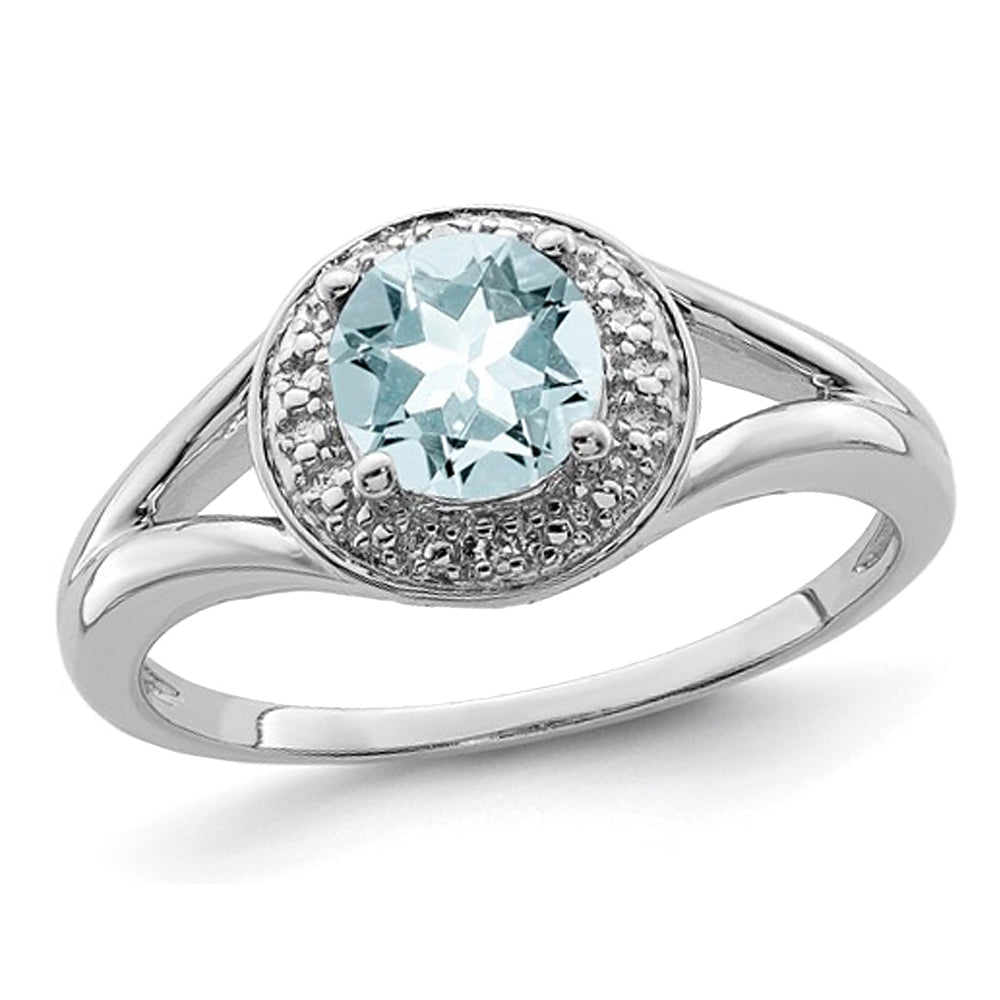 7/10 Carat (ctw) Aquamarine Ring in Sterling Silver Image 1