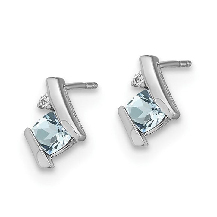 3/5 Carat (ctw) Aquamarine Post Button Earrings in Sterling Silver Image 4