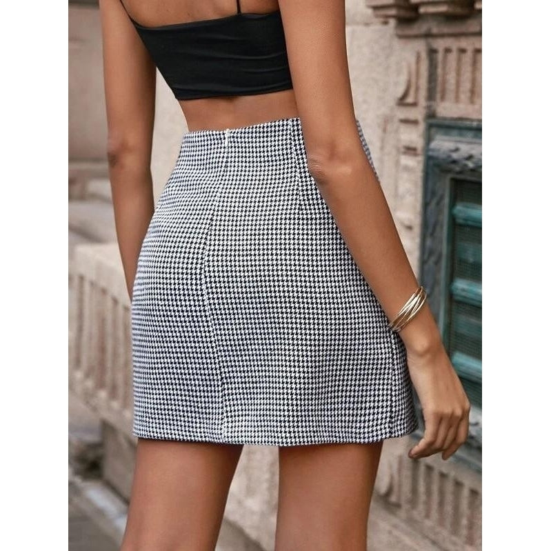 Zip Back Houndstooth Skirt Image 6