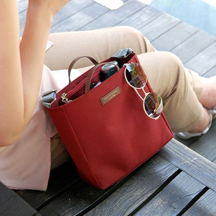 Lightweight Multi-compartment Shoulder Bag Can Be Carried Image 4