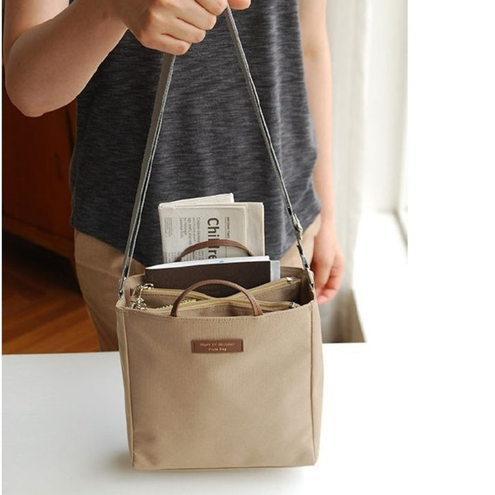 Lightweight Multi-compartment Shoulder Bag Can Be Carried Image 8