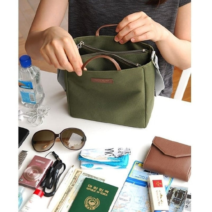 Lightweight Multi-compartment Shoulder Bag Can Be Carried Image 9