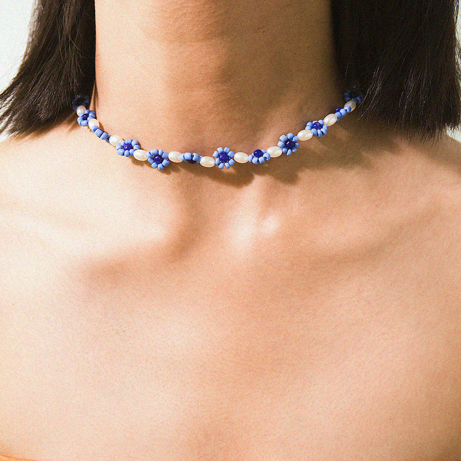 Daisy Flower Beaded Pearl Choker Necklace Image 1