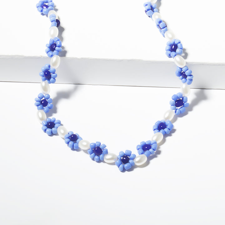 Daisy Flower Beaded Pearl Choker Necklace Image 7