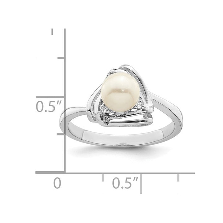 Freshwater Cultured Pearl (6mm) Ring in Sterling Silver Image 2