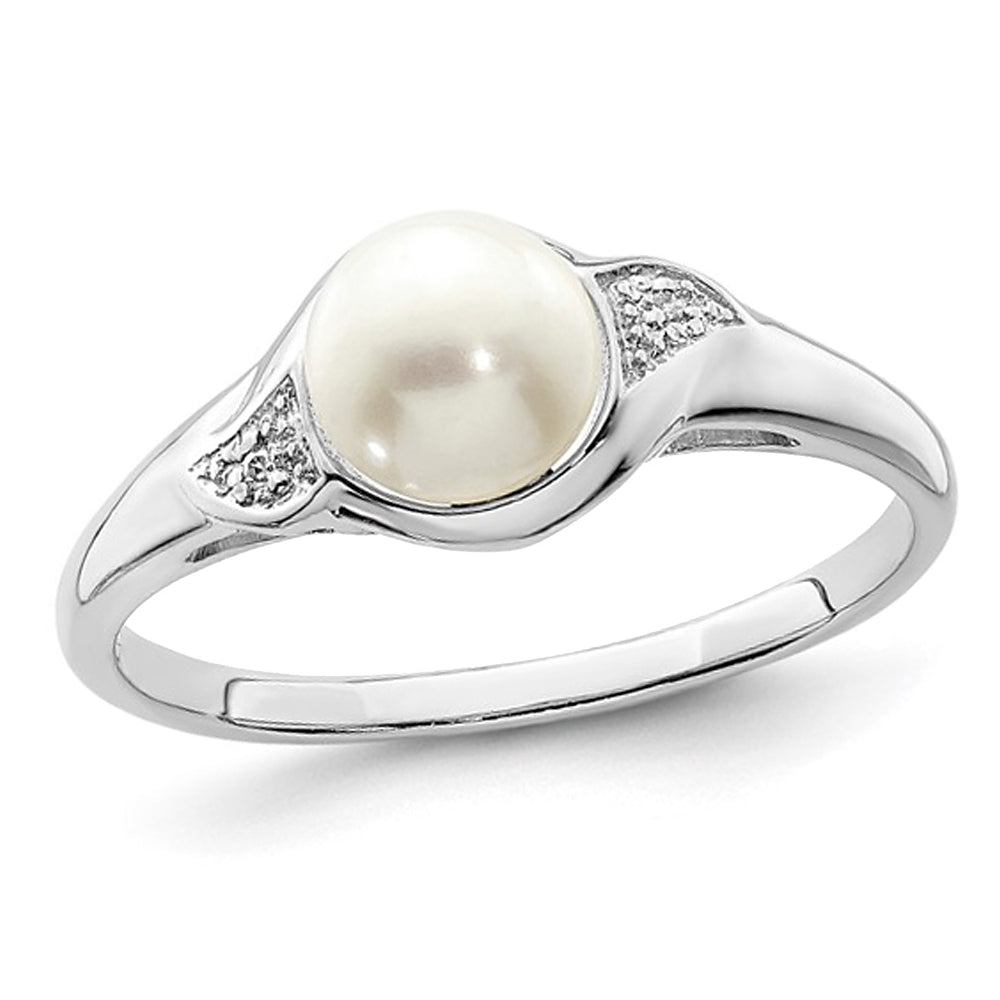 Solitaire Freshwater Cultured Pearl Ring 6.5mm in Sterling Silver Image 1