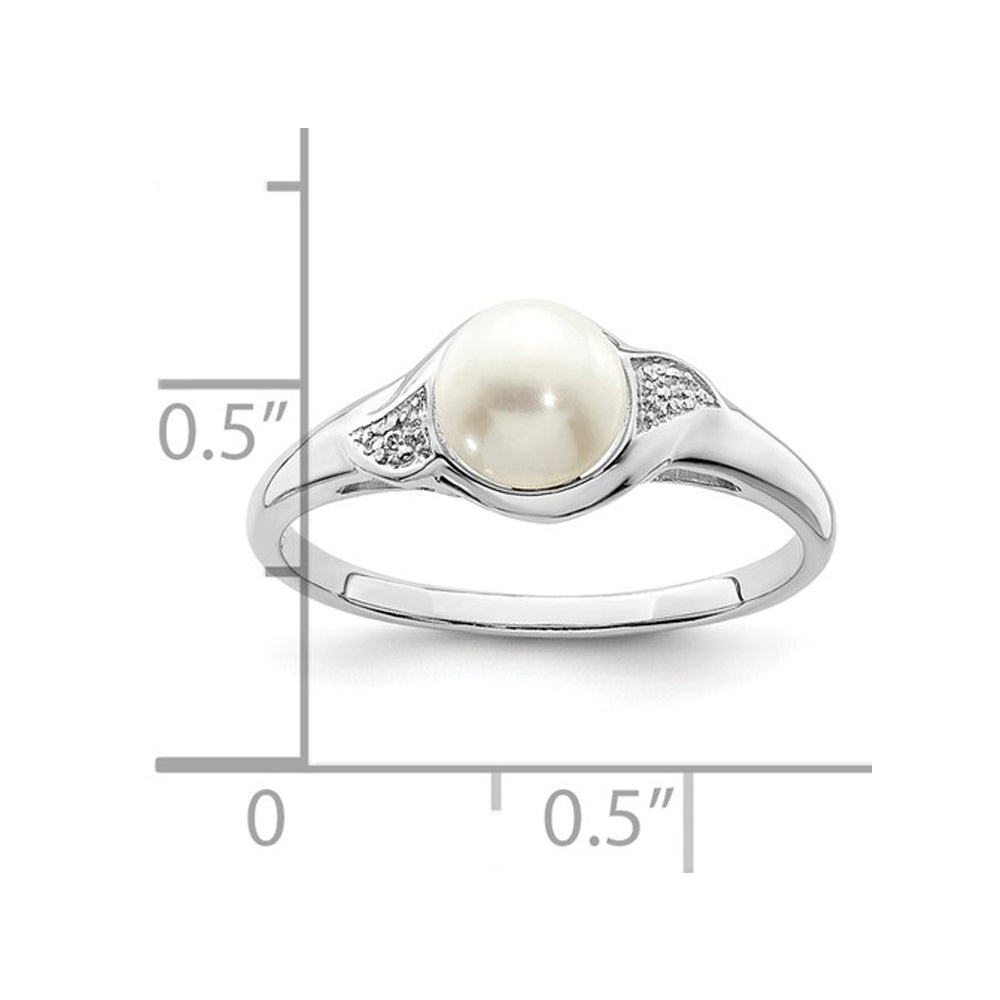 Solitaire Freshwater Cultured Pearl Ring 6.5mm in Sterling Silver Image 2