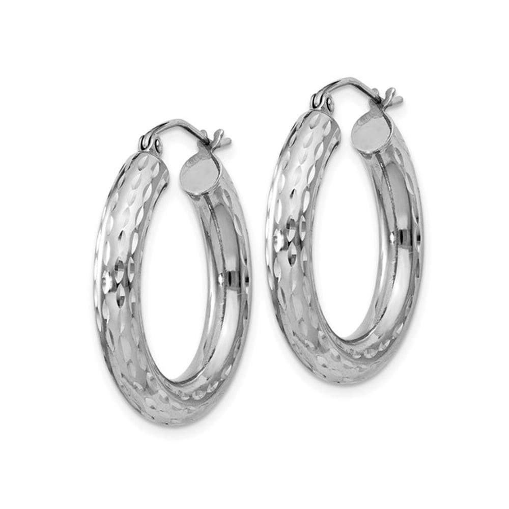 Medium Diamond-Cut Hoop Earrings in Sterling Silver 1 Inch (4.0mm) Image 2