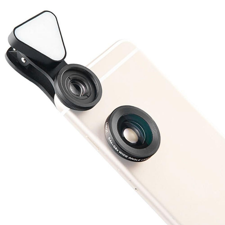 3-in-1 Clip-on Smartphone Fill Light and Phone Camera Lens Kit Image 4