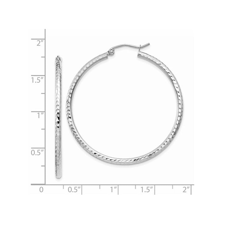 14K White Gold Medium Diamond-Cut Hoop Earrings 1 1/2 Inch (2.00 mm) Image 4