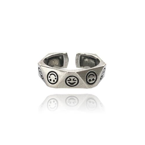 Open smiling face ring Image 1