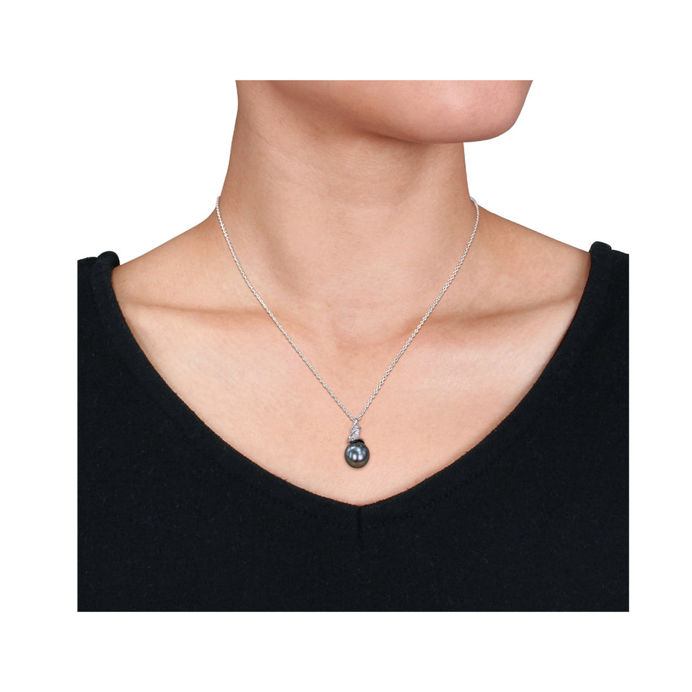 9-9.5mm Black Tahitian Cultured Pearl Pendant Necklace in Sterling Silver with Chain Image 2