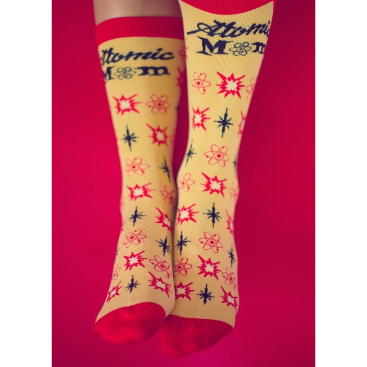 Womens Atomic Mom Socks Funny Nerdy Science Atoms Graphic Novelty Footwear Image 8