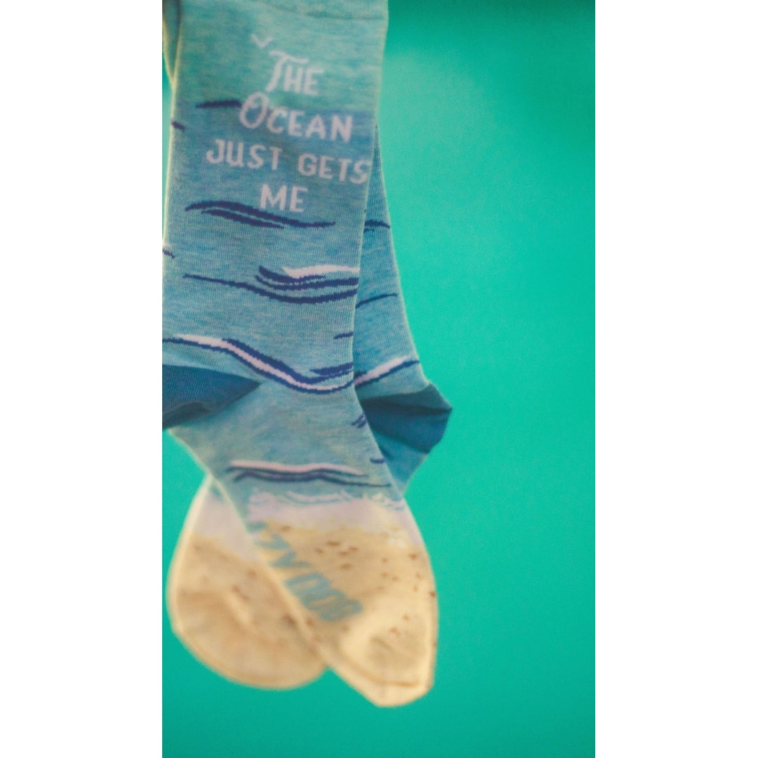 Womens The Ocean Just Gets Me Socks Funny Beach Vacation Boating Novelty Footwear Image 7