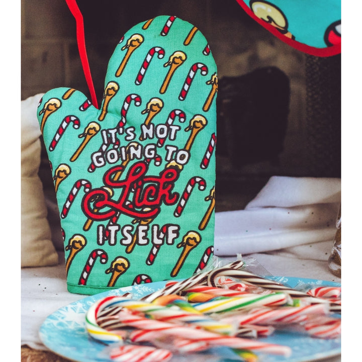 Its Not Going To Lick Itself Oven Mitt Funny Christmas Candycane Beater Cooking Kitchen Glove Image 4