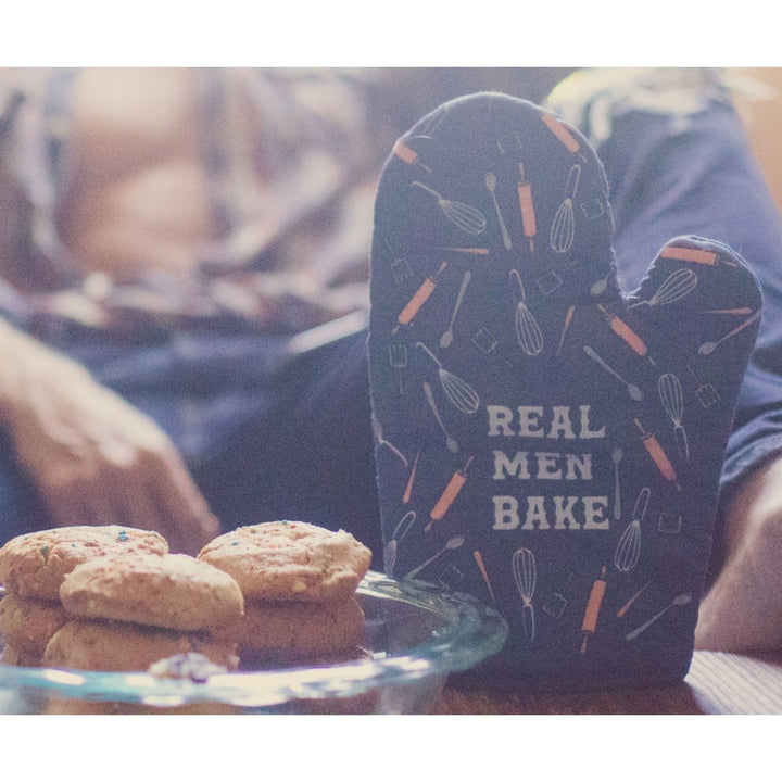 Real Men Bake Oven Mitt Funny Fathers Day Cooking Chef Kitchen Glove Image 4