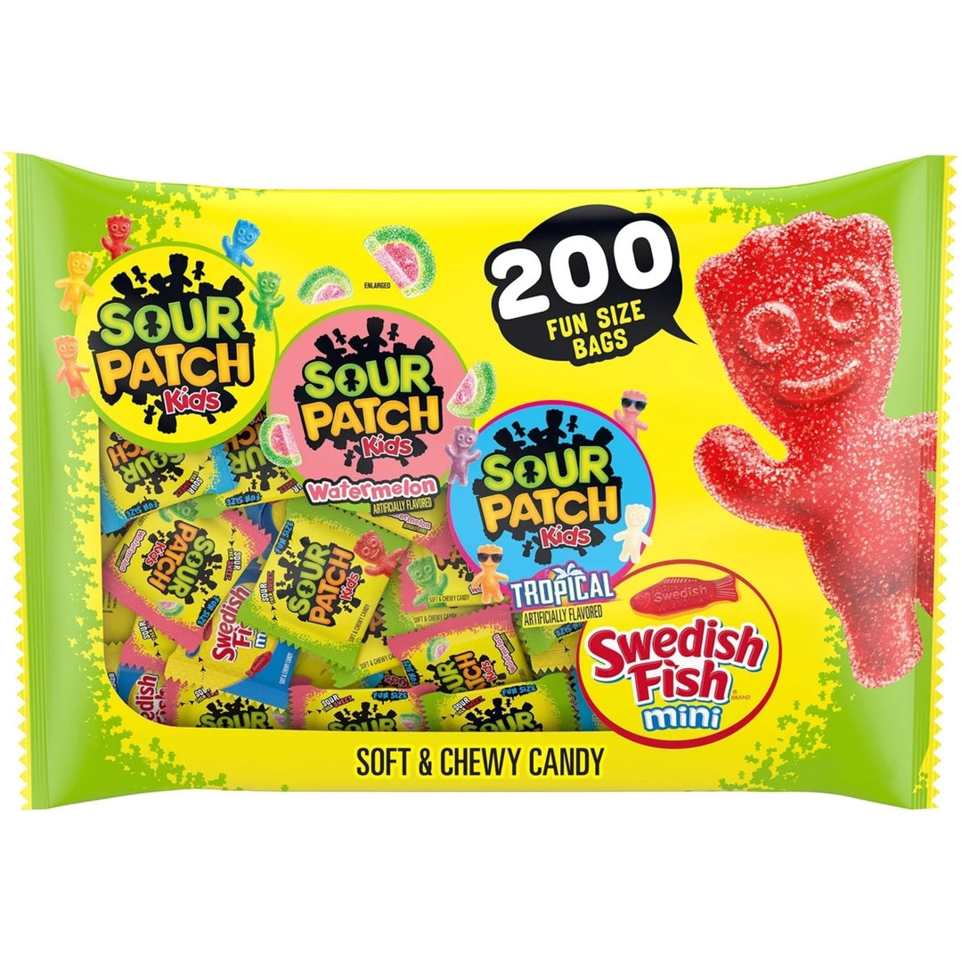 Sour Patch Kids and Swedish Fish Mini Soft and Chewy Candy Variety (200 Count) Image 1