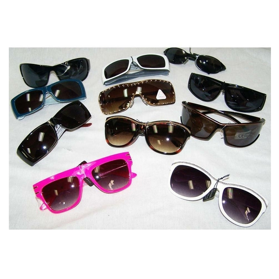 12 BULK LOT DELUXE WOMENS SUNGLASSES glasses eyewear CHEAP wholesale SUN302 Image 1