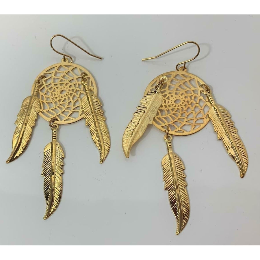 1 PAIR OF 3 INCH METAL DREAM CATCHER GOLD DANGLE EARRINGS WITH FEATHERS Image 1