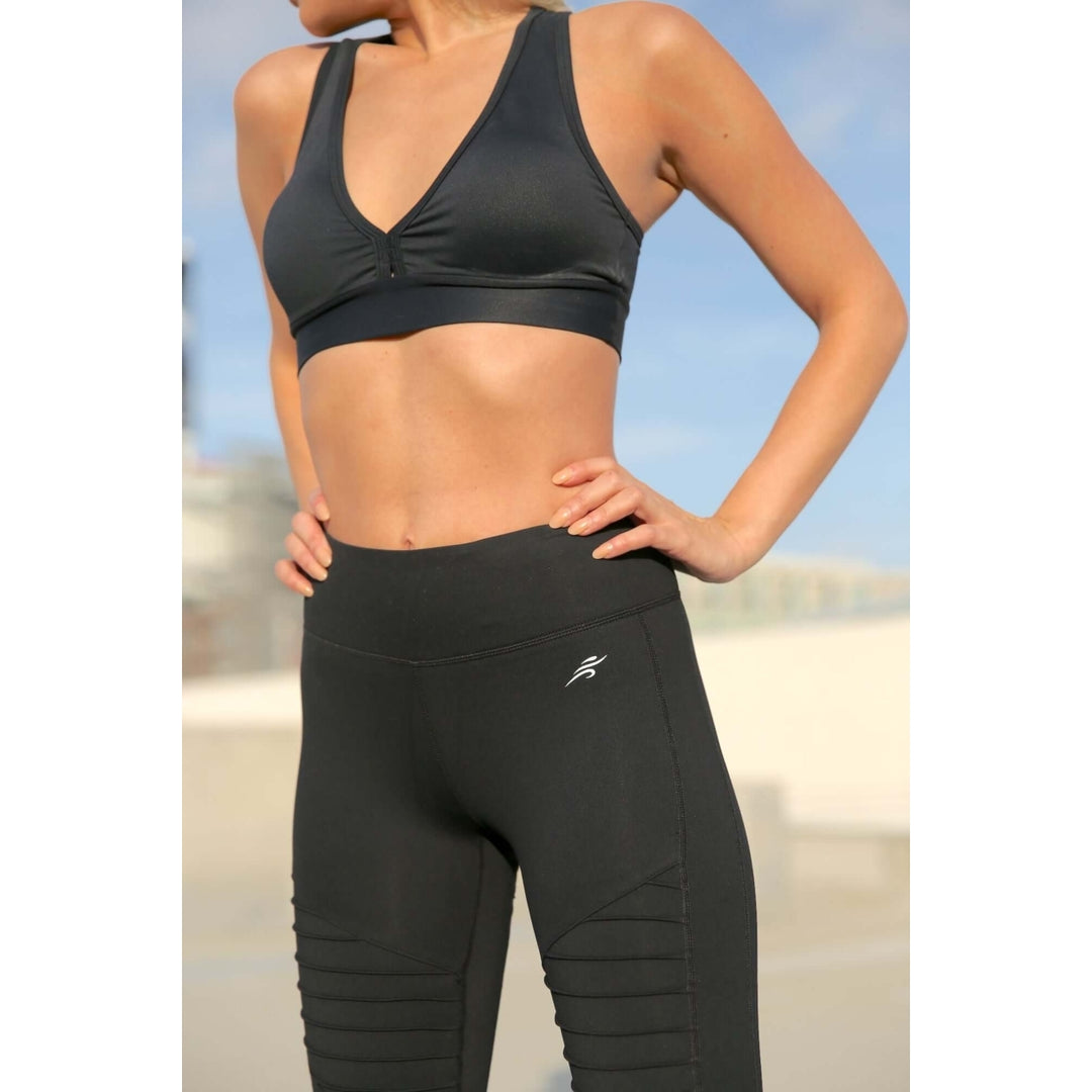 Athletique Low-Waisted Ribbed Leggings with Hidden Pocket and Mesh Panels Image 12