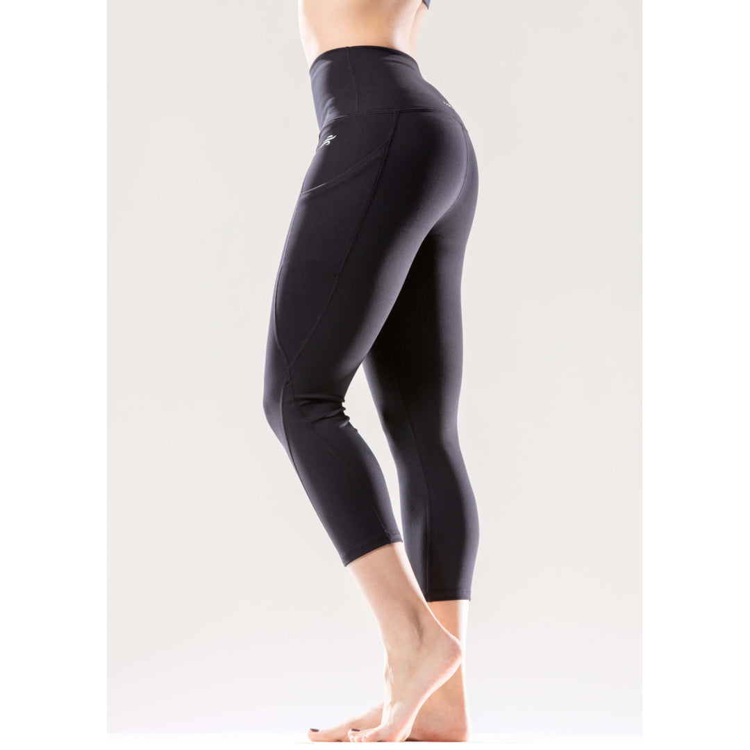 Jolie High-Waisted Capri Leggings with Pockets Moisture-Resistant Compression 50 UV Image 4