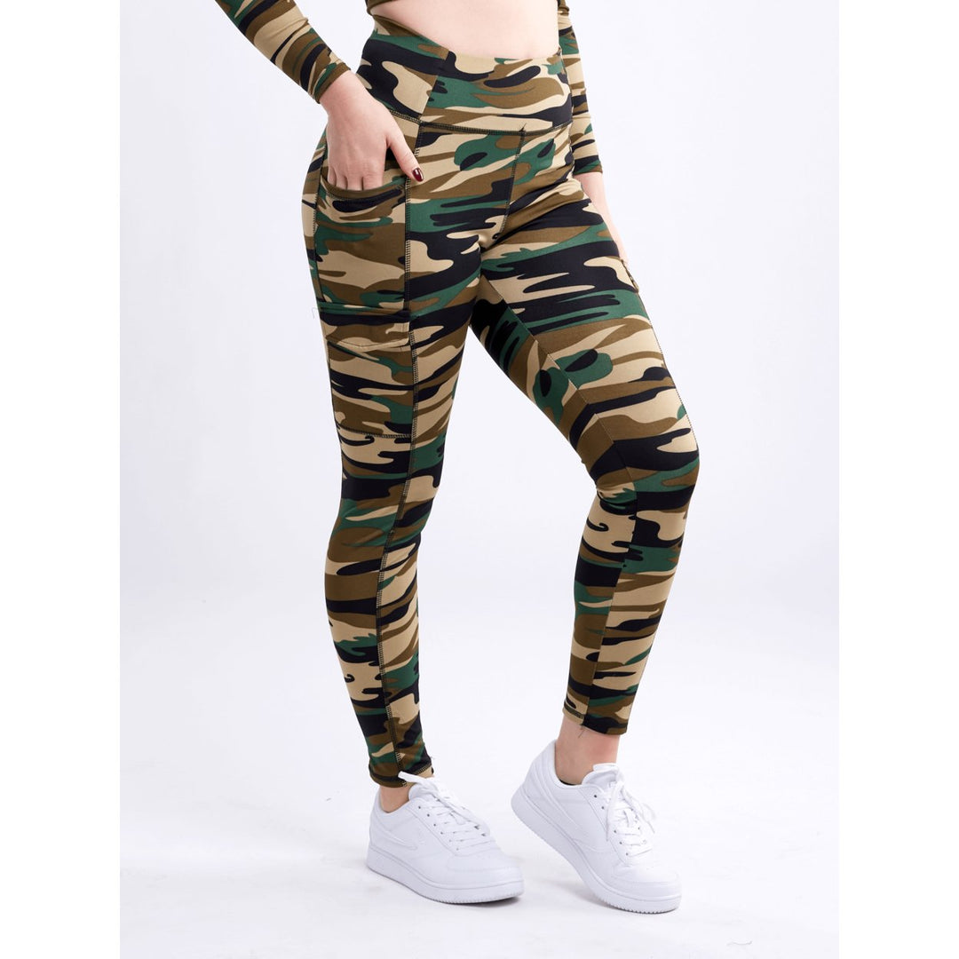 High-Waisted Leggings with Side Cargo Pockets Image 4