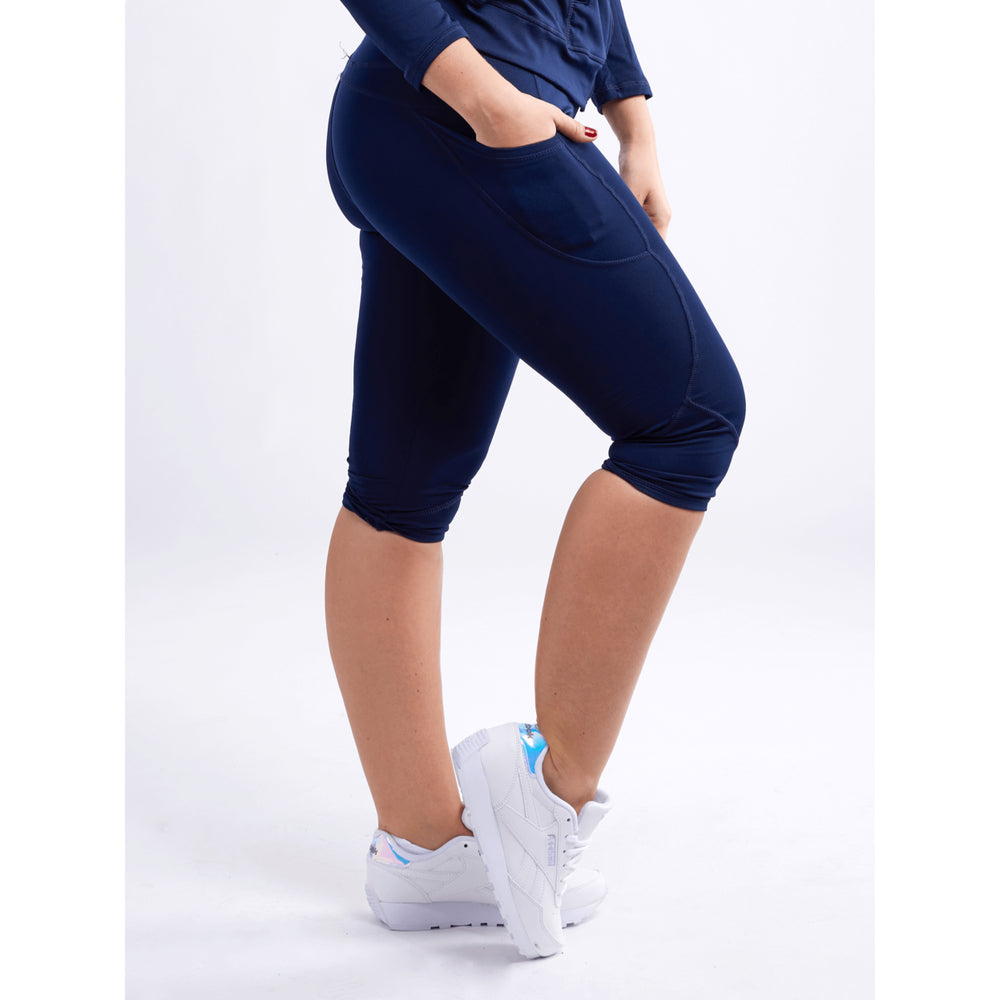 Mid-Rise Capri Fitness Leggings with Side Pockets Image 2