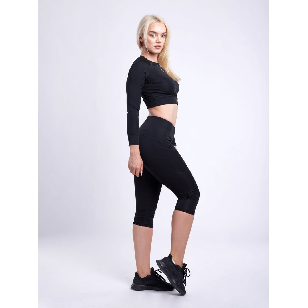 Mid-Rise Capri Fitness Leggings with Side Pockets Image 4