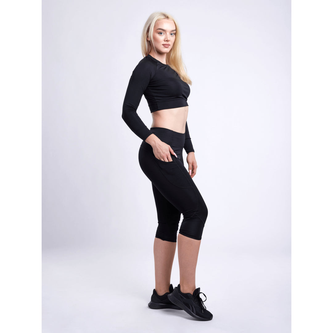 Mid-Rise Capri Fitness Leggings with Side Pockets Image 8