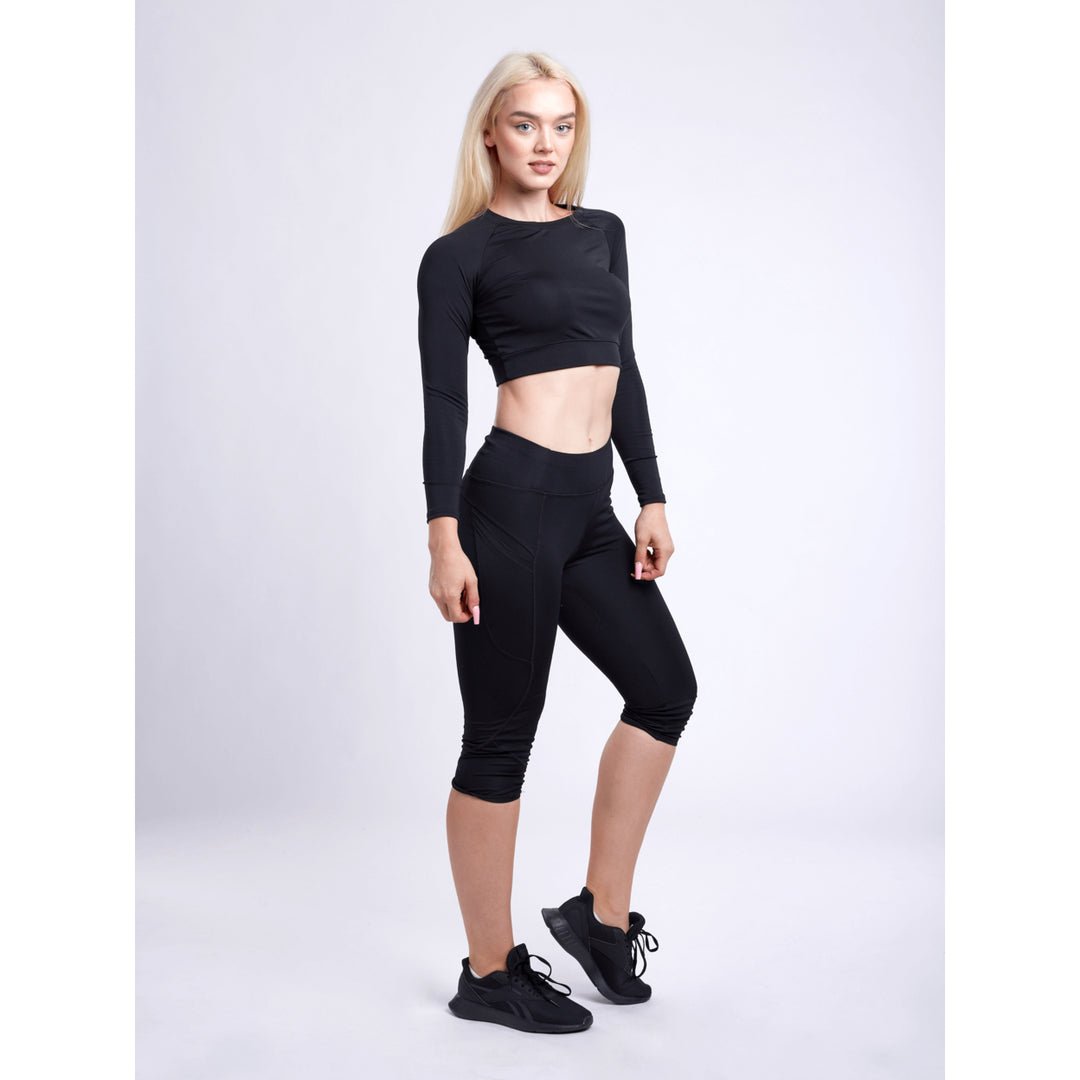 Mid-Rise Capri Fitness Leggings with Side Pockets Image 10
