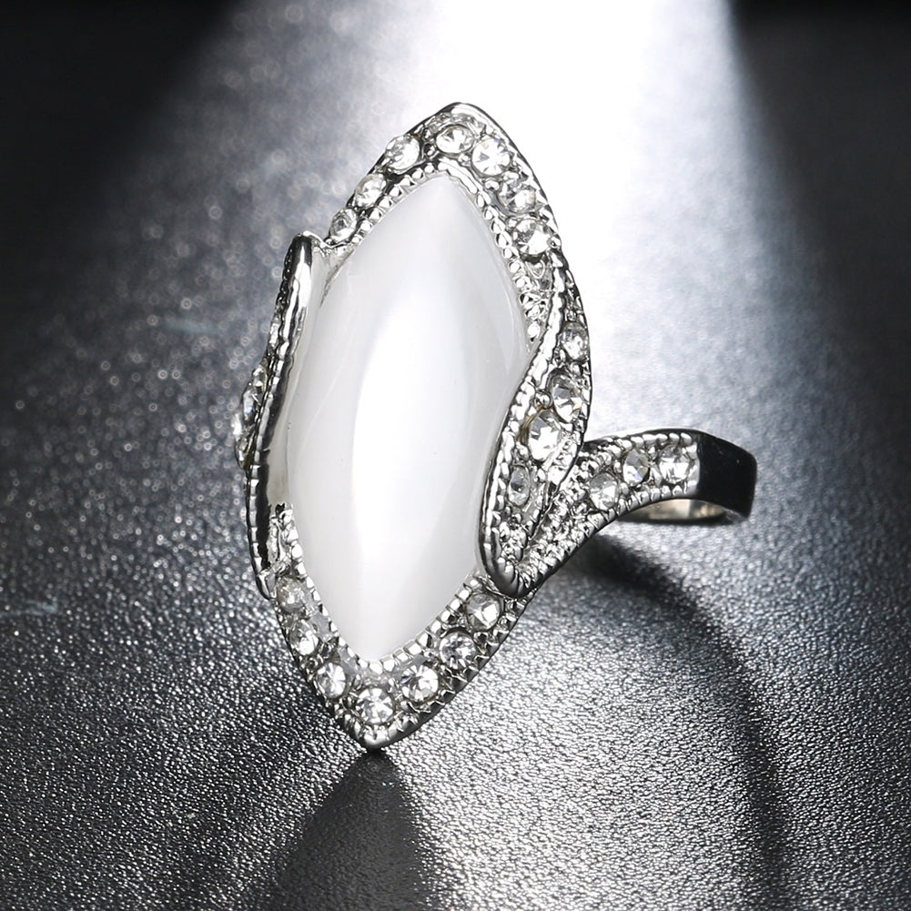 Fashion Women Marquise Cut Artificial Stone Shiny Rhinestone Finger Ring Jewelry Image 1