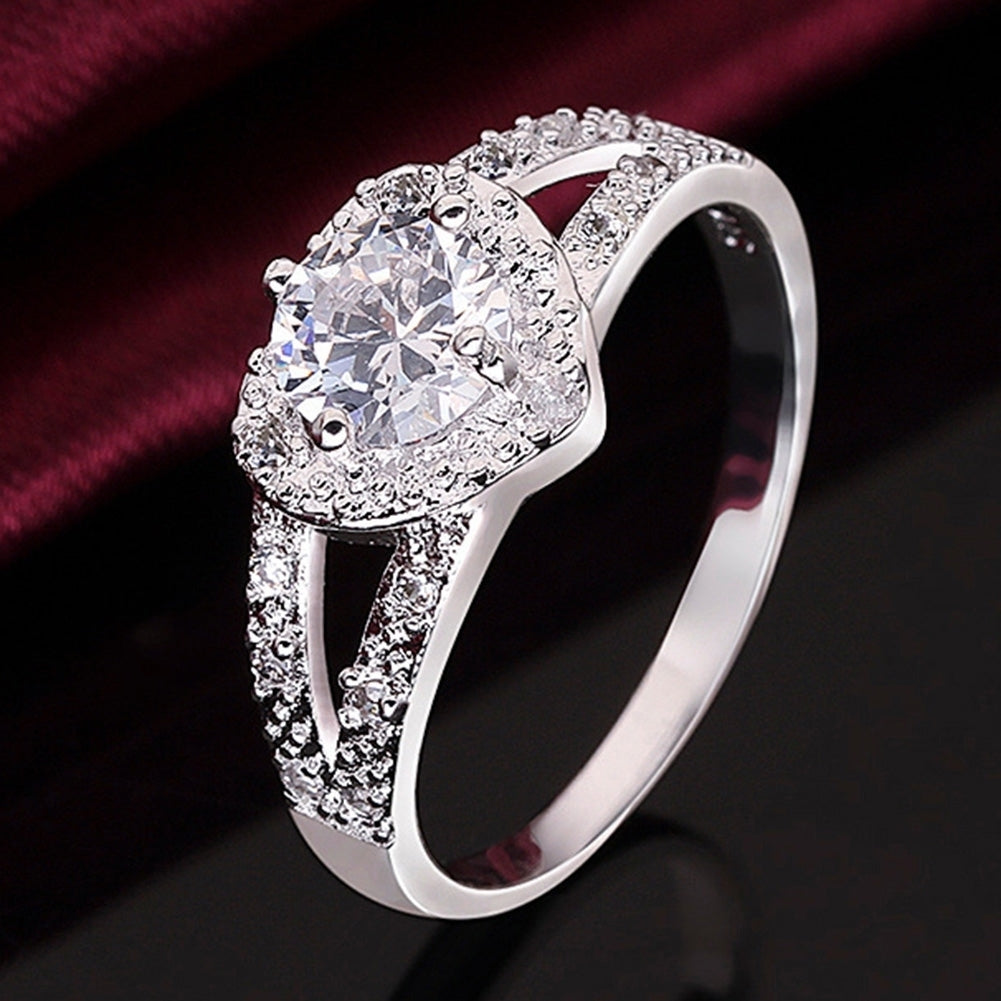 Fashion Women Heart Shape Rhinestone Hollow Band Finger Ring Wedding Jewelry Image 1