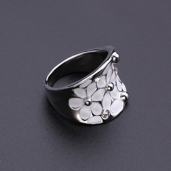 Ladies Ring Flower Pattern Finger Decoration White Wedding Band Ring for Year Gift Image 2