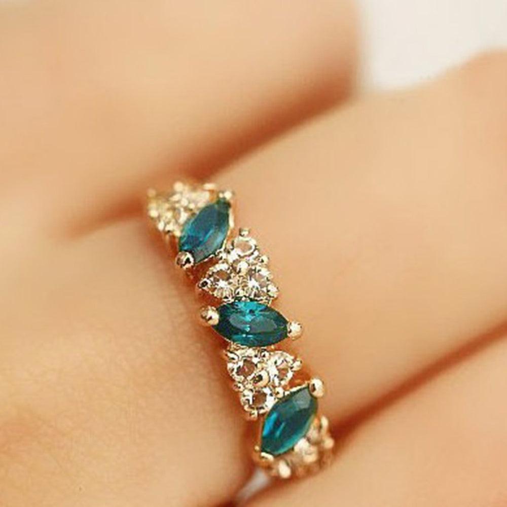 Rhinestone Smooth Women Ring Alloy Faux Green Gem Finger Ring Jewelry Accessory Image 2