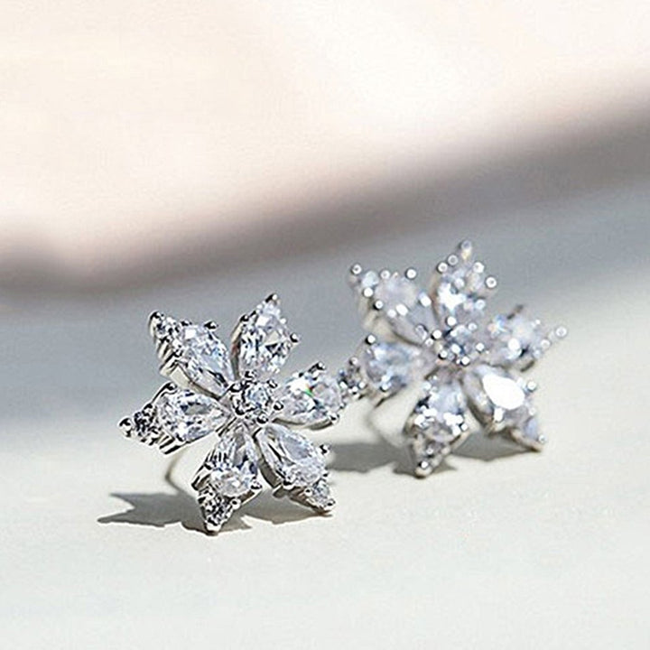 Sweet Women Cubic Zirconia Inlaid Snowflake Ear Stud Earrings Jewelry Xmas Gift Image 1