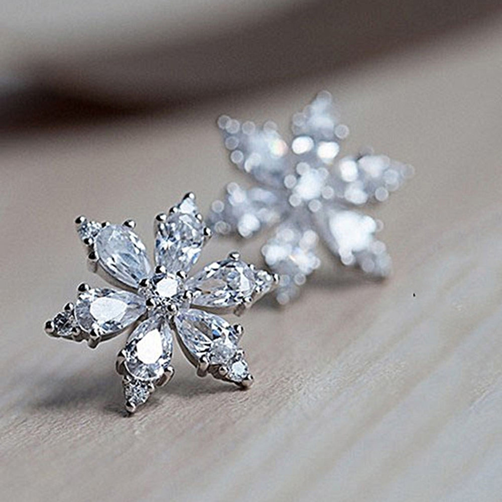 Sweet Women Cubic Zirconia Inlaid Snowflake Ear Stud Earrings Jewelry Xmas Gift Image 2