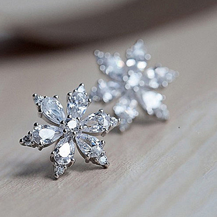 Sweet Women Cubic Zirconia Inlaid Snowflake Ear Stud Earrings Jewelry Xmas Gift Image 2