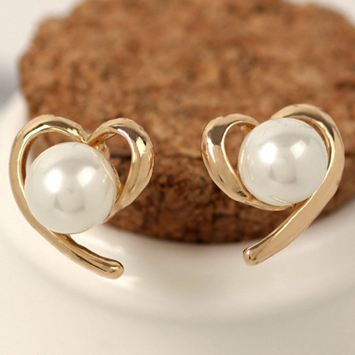 1 Pair Ear Studs Heart-shaped Easy to Match Alloy Elegant Faux Pearl Stud Earrings for Daily Life Image 1