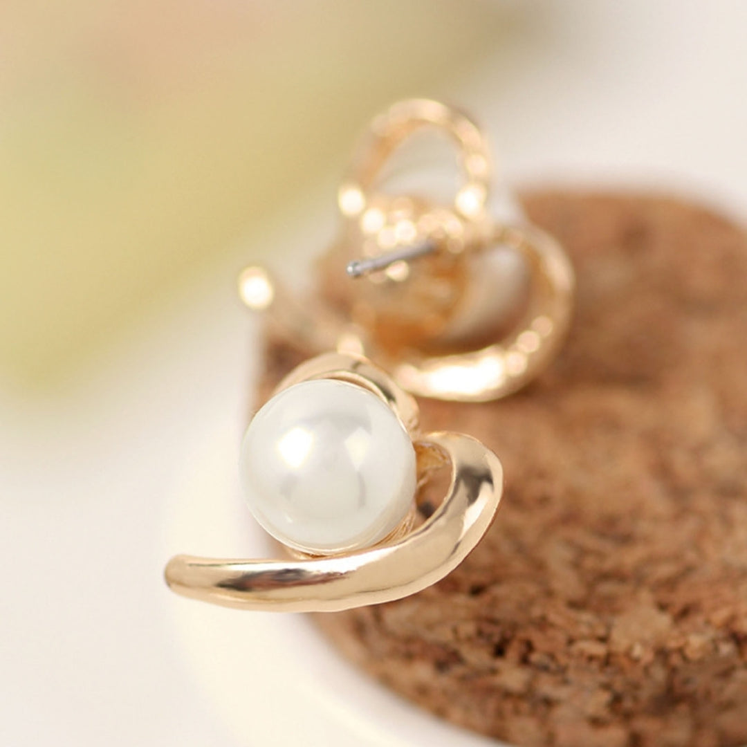1 Pair Ear Studs Heart-shaped Easy to Match Alloy Elegant Faux Pearl Stud Earrings for Daily Life Image 6