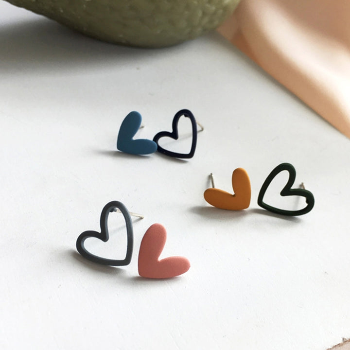 1 Pair Chic Ear Studs Attractive Heart Shape Earrings Decorative Stylish Heart Earrings for Daily Life Image 1