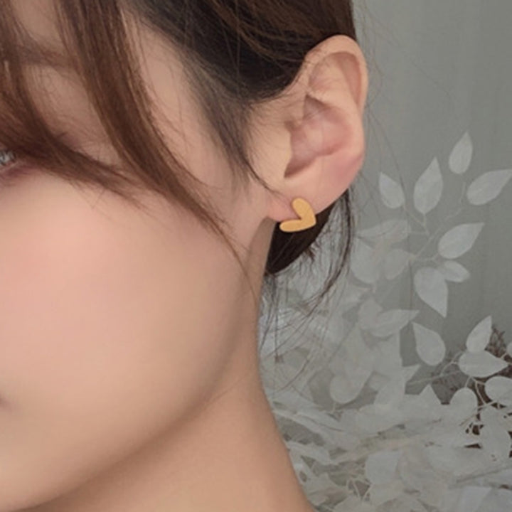 1 Pair Chic Ear Studs Attractive Heart Shape Earrings Decorative Stylish Heart Earrings for Daily Life Image 11