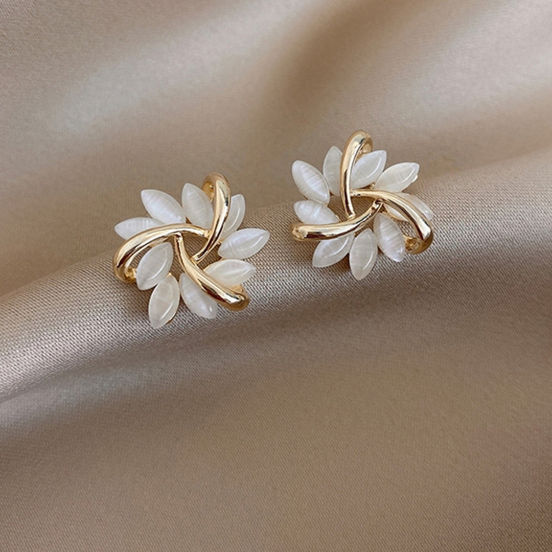 1 Pair Petal Circle Flower Shape Women Earrings Alloy Geometric Round Stud Earrings Jewelry Accessory Image 3