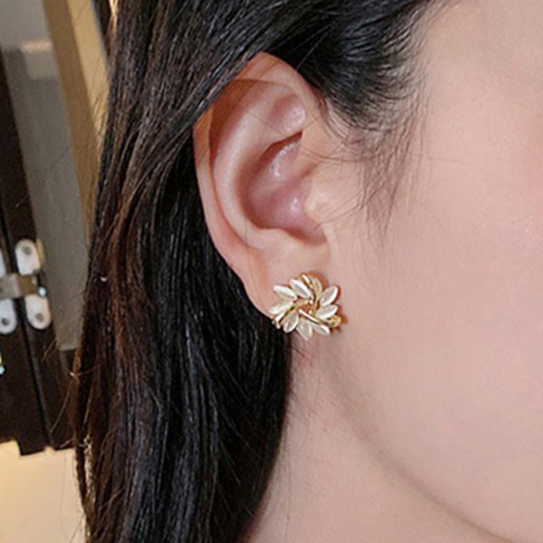 1 Pair Petal Circle Flower Shape Women Earrings Alloy Geometric Round Stud Earrings Jewelry Accessory Image 7